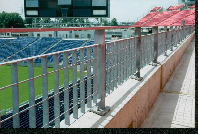 Safety railing for stadium