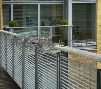 http://Squared%20Straight%20Safety%20Railing