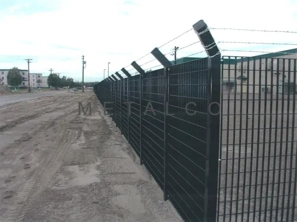 http://Rectangular%20Wire%20Security%20Fence