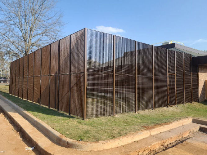 http://Grigliato%20L%20fence%20system%20installed%20at%20a%20mental%20health%20facility